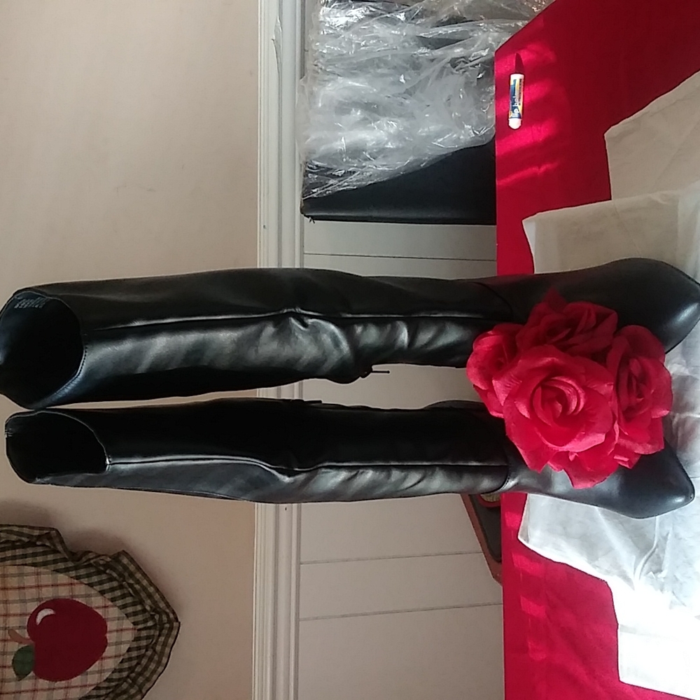 Black Boots